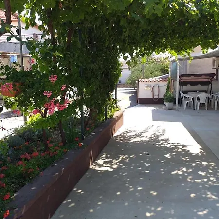 Apartments Jelicic Biograd Na Moru Esterno foto