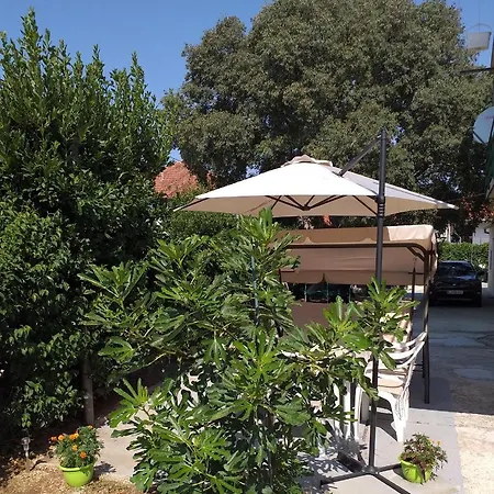 Apartments Jelicic Biograd Na Moru Esterno foto