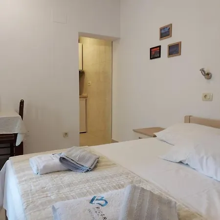 Apartments Jelicic Biograd Na Moru Esterno foto