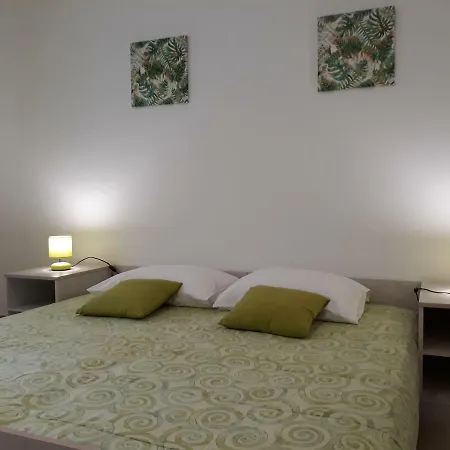 Apartments Jelicic Biograd Na Moru Esterno foto