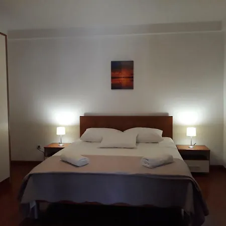 Apartments Jelicic Biograd Na Moru Esterno foto